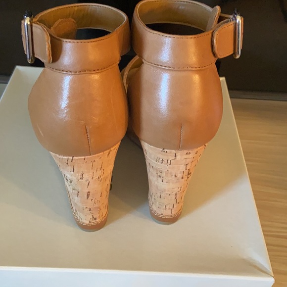 Marc Fisher Hillory - Picture 4 of 4